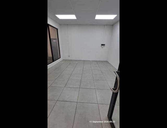 RETAIL PROPERTY TO RENT IN WOODLANDS